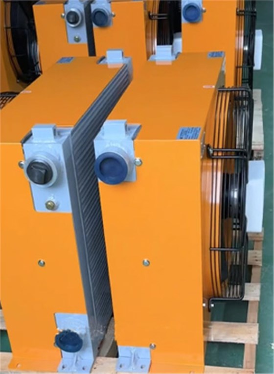 風冷式油冷卻器打包發(fā)貨