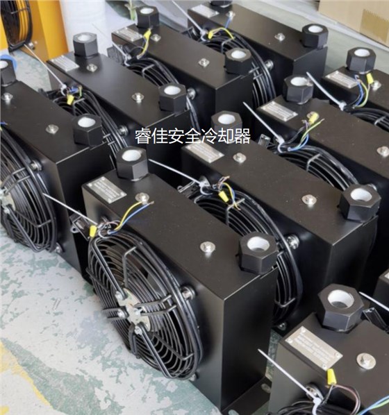 風(fēng)冷式冷卻器打包發(fā)貨 風(fēng)冷式冷卻器打包發(fā)貨