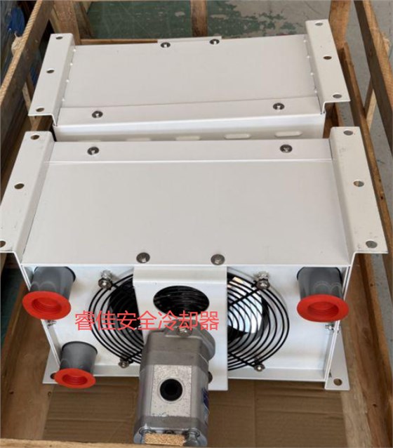 風(fēng)冷卻器打包發(fā)貨 風(fēng)冷卻器打包發(fā)貨