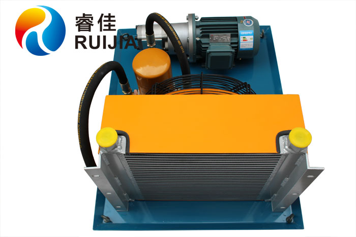 循環(huán)油泵風(fēng)冷卻器