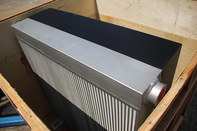 非標定制液壓油冷卻器背面圖