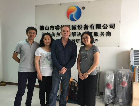 外國友人再次參觀睿佳冷卻器