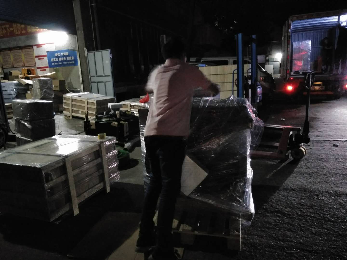 節(jié)后小高峰，睿佳<font color='red'>風(fēng)冷散熱器</font>發(fā)貨忙