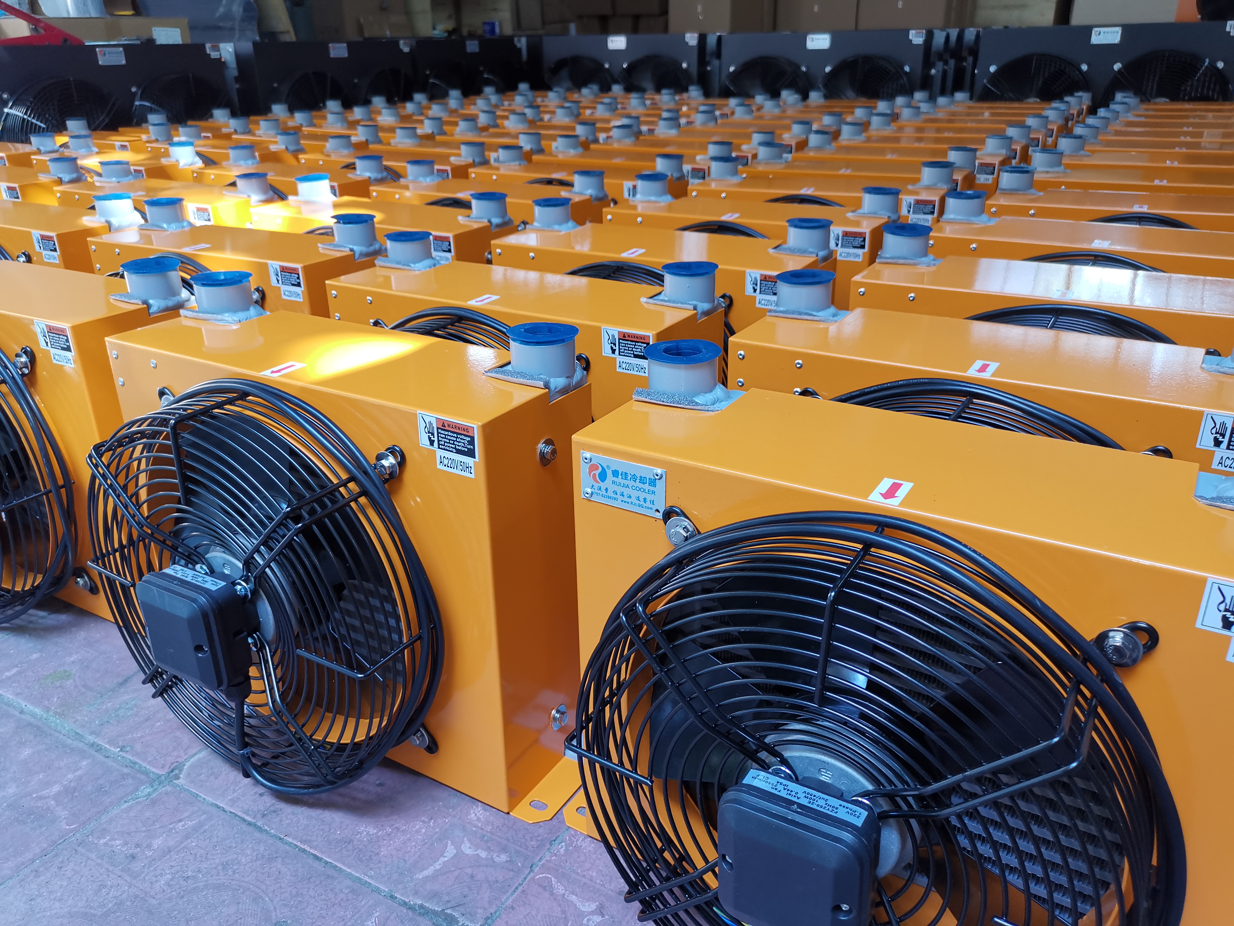 【海外】睿佳<font color='red'>風(fēng)冷式液壓油散熱器</font>發(fā)貨