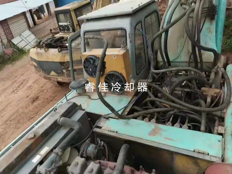 挖機(jī)加裝風(fēng)冷卻器