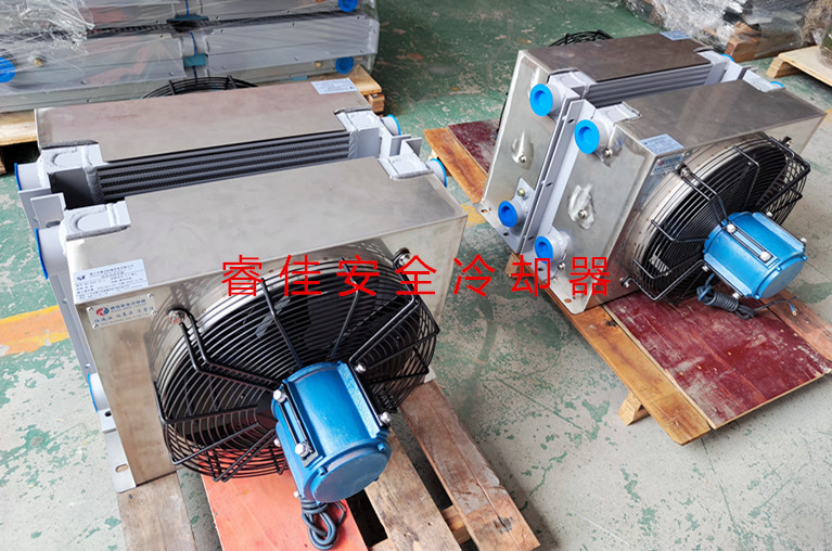 定制船用電機風冷卻器.jpg 定制船用電機風冷卻器.jpg