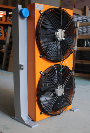 濕噴車<font color='red'>風(fēng)冷散熱器</font>選型案例