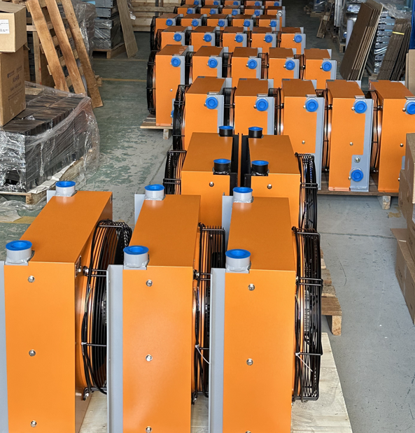 風(fēng)冷式油冷卻器打包發(fā)貨 風(fēng)冷式油冷卻器打包發(fā)貨