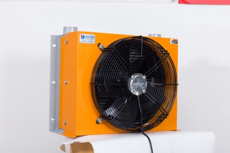 如何確保<font color='red'>液壓油冷卻器</font>高效運行？