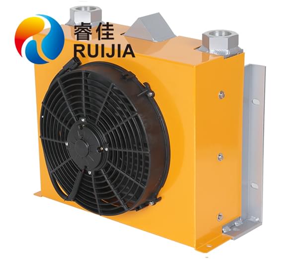 【舍近求遠】李經(jīng)理采購耐用省心吊車<font color='red'>液壓風(fēng)冷卻器</font>