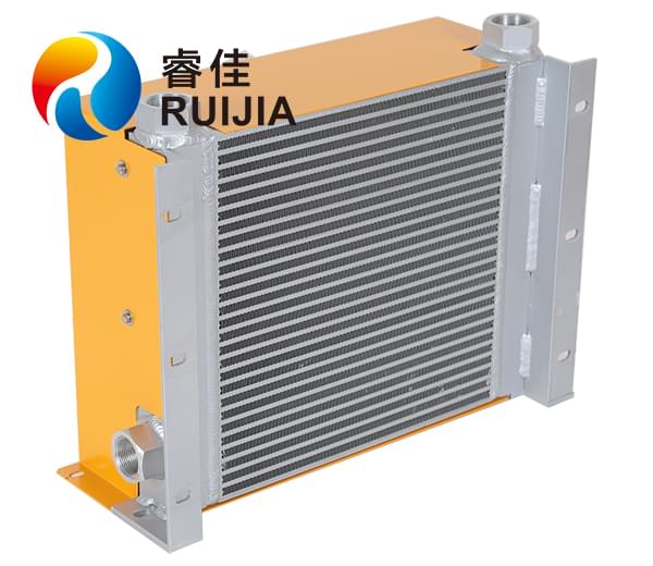 什么讓廣西容縣客戶三度選擇RJ-355<font color='red'>液壓風(fēng)冷卻器</font>？