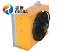 【內(nèi)蒙古】405D2<font color='red'>液壓油冷卻器</font>應(yīng)用于掃雪車