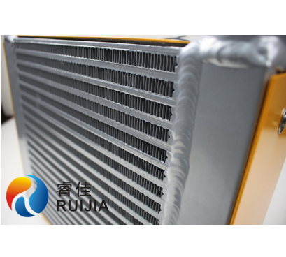 【冷卻器廠家】鋁制<font color='red'>板翅式散熱器</font>真空釬焊技術